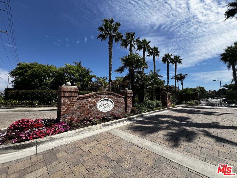 7825 Seaglen Drive, Huntington Beach CA 92648 - photo 1