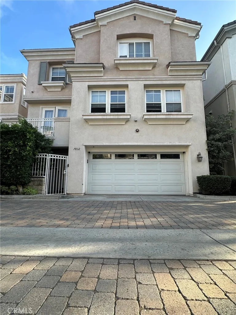 7832 Daisy Circle, Huntington Beach