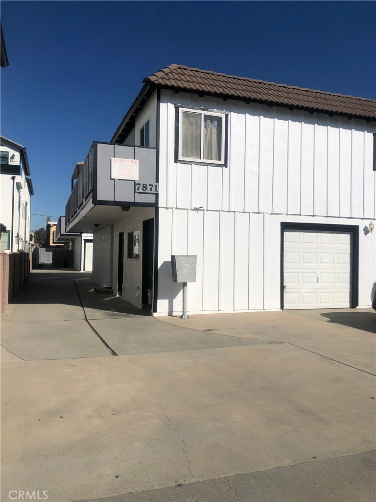 7871 Holt Drive 7, Huntington Beach CA 92647 - photo 1