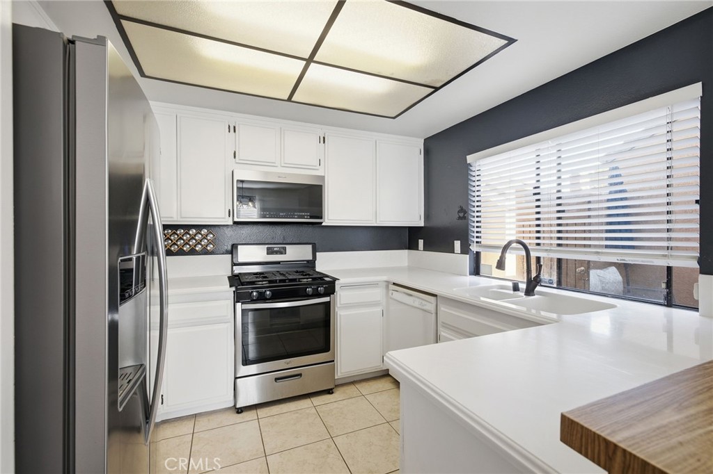 7881 Woodlake Dr 69, Huntington Beach CA 92647 - photo 14