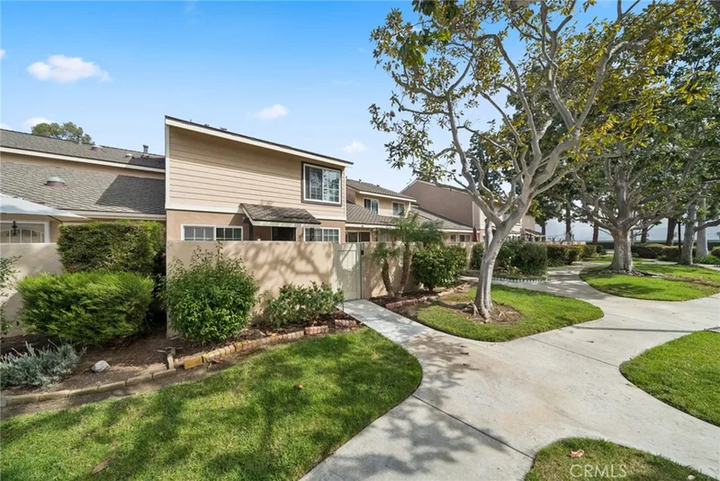 7892 Nomad Circle, Huntington Beach, CA 92648