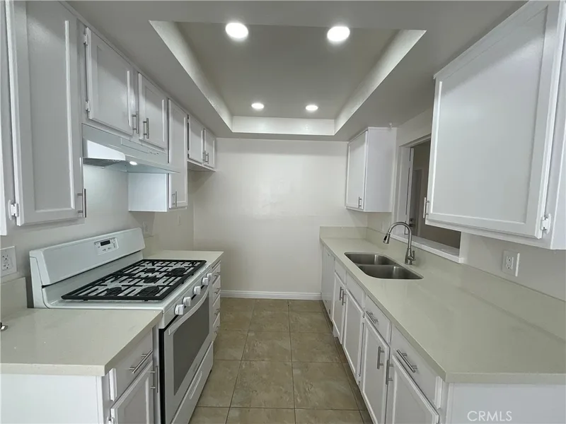 7942 Moonshadow 2, Huntington Beach, CA 92647