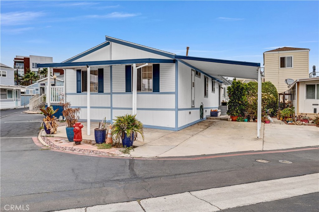 80 Huntington Street 218, Huntington Beach CA 92648 - photo 3