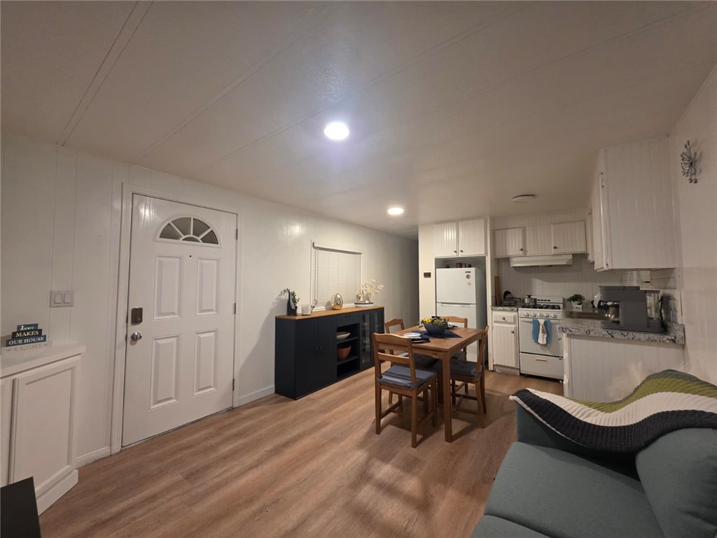 Living room - 80 Huntington Street 259, Huntington Beach CA 92648 - photo 6