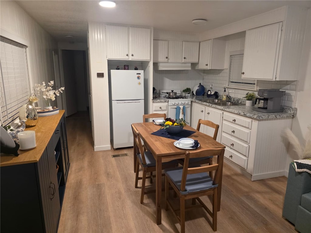 Dinning_Kitchen - 80 Huntington Street 259, Huntington Beach CA 92648 - photo 13