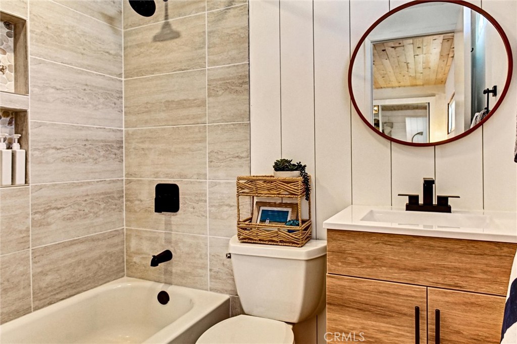 Primary Full Bathroom - 80 Huntington Street 314, Huntington Beach CA 92648 - photo 7