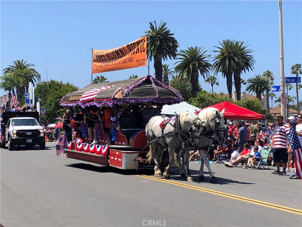 Main Street places restaurants, shopping, entertainment, and signature Downtown Huntington Beach events close by. - 803 Frankfort Avenue, Huntington Beach CA 92648 - photo 73