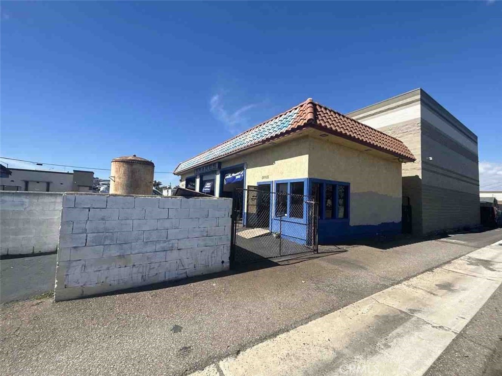 8071 Warner Avenue, Huntington Beach CA 92647 - photo 5