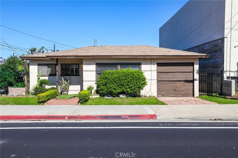 8075 Yorktown, Huntington Beach, CA 92646