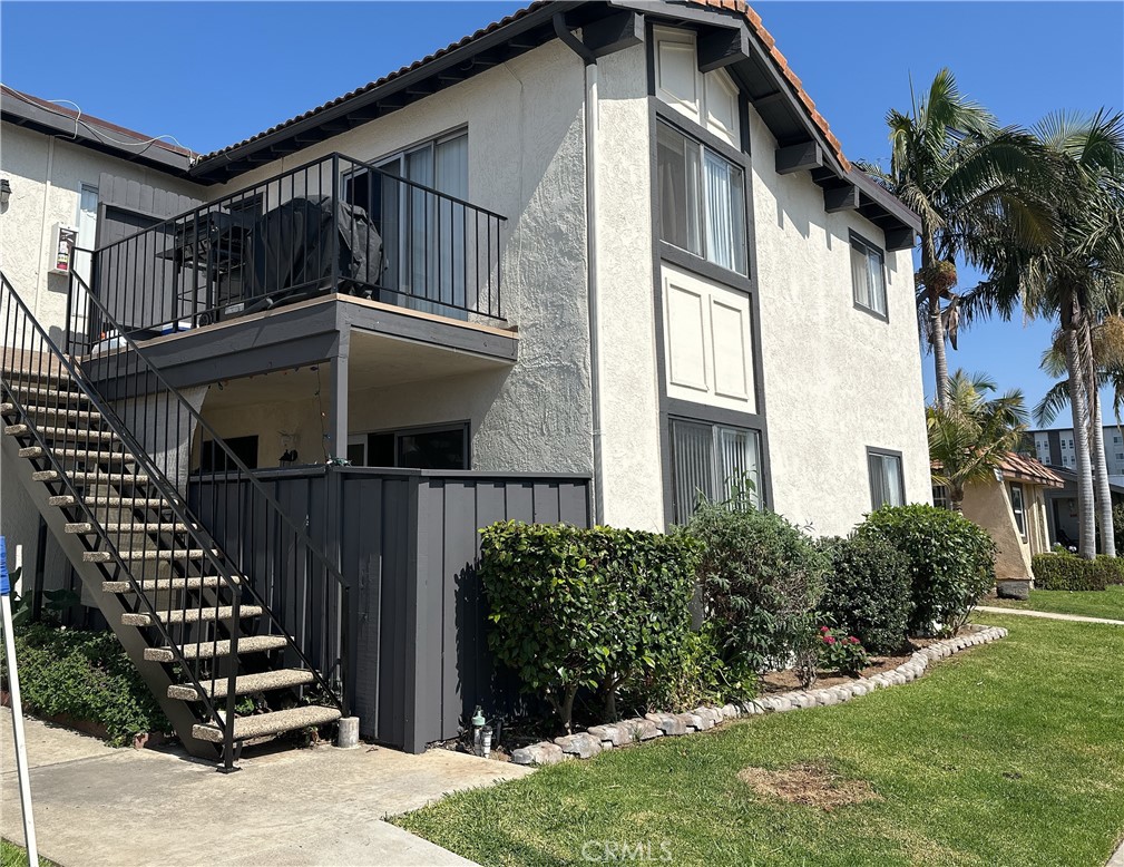 8091 Graziadio Drive 3, Huntington Beach CA 92648 - photo 1