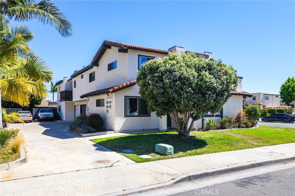 8091 Graziadio, Huntington Beach CA 92646 - photo 1