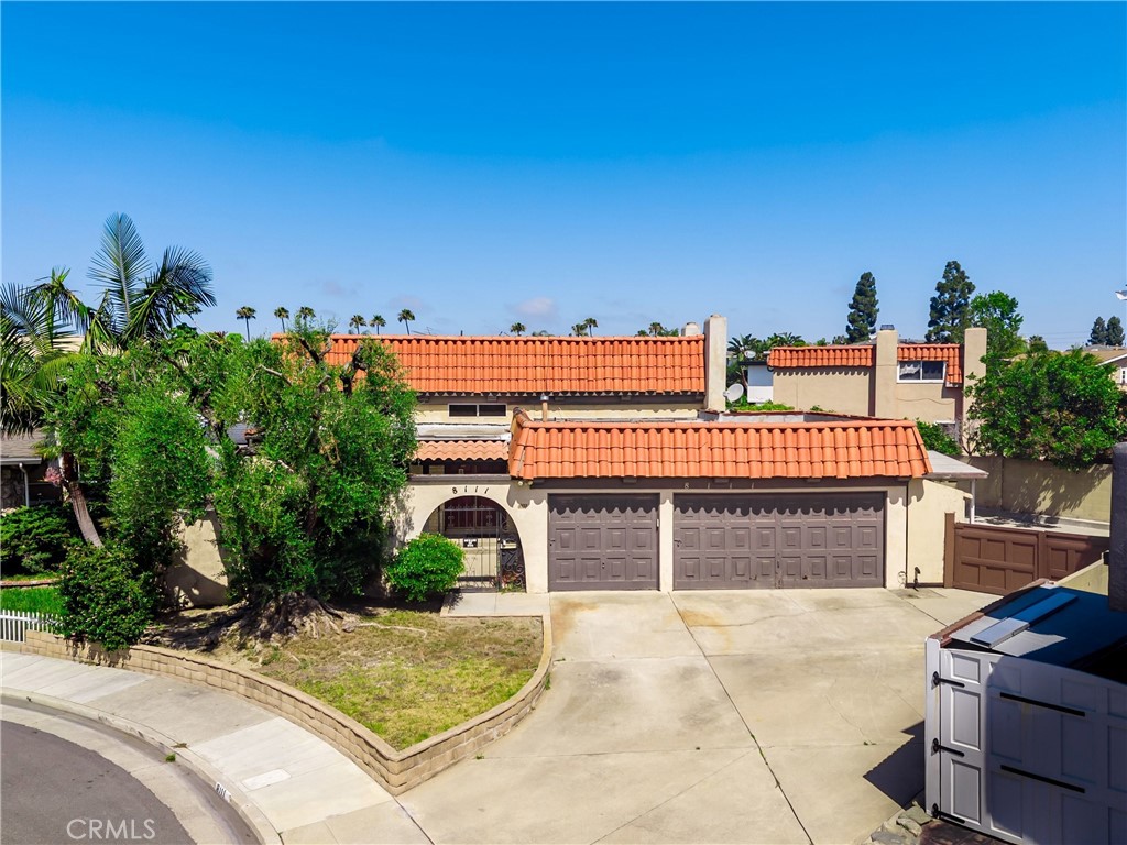 8111 Dartmoor Dr, Huntington Beach CA 92646 - photo 1