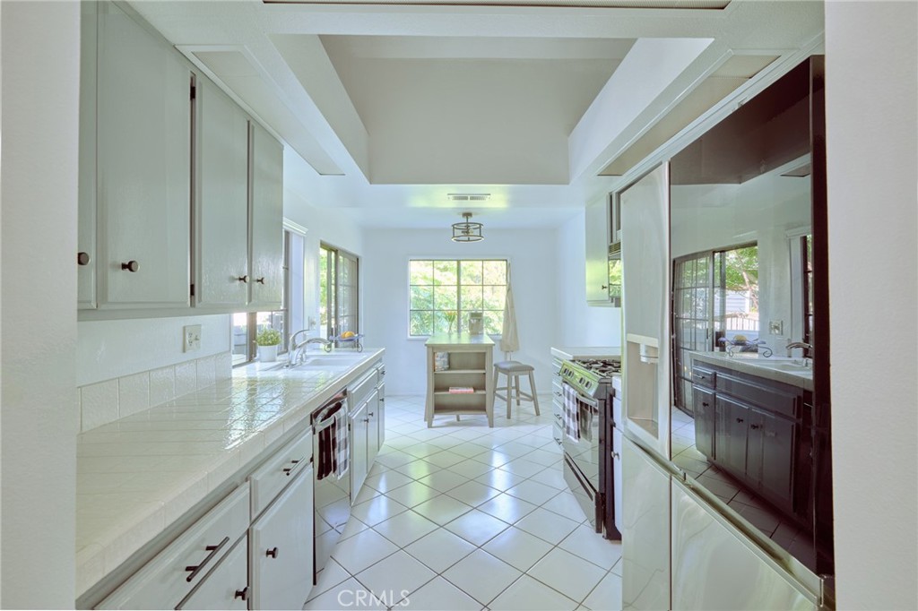 Kitchen - 8132 Atwater Circle 202, Huntington Beach CA 92646 - photo 4