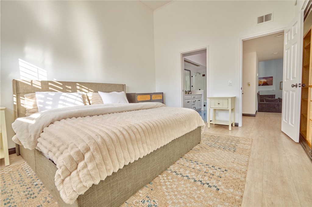 Master -facing master bath - 8132 Atwater Circle 202, Huntington Beach CA 92646 - photo 5