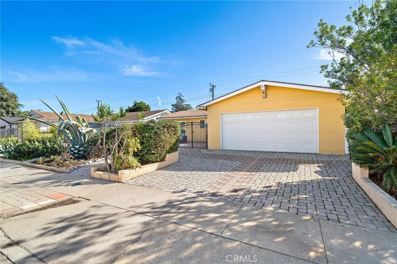 8142 Blaylock Drive, Huntington Beach