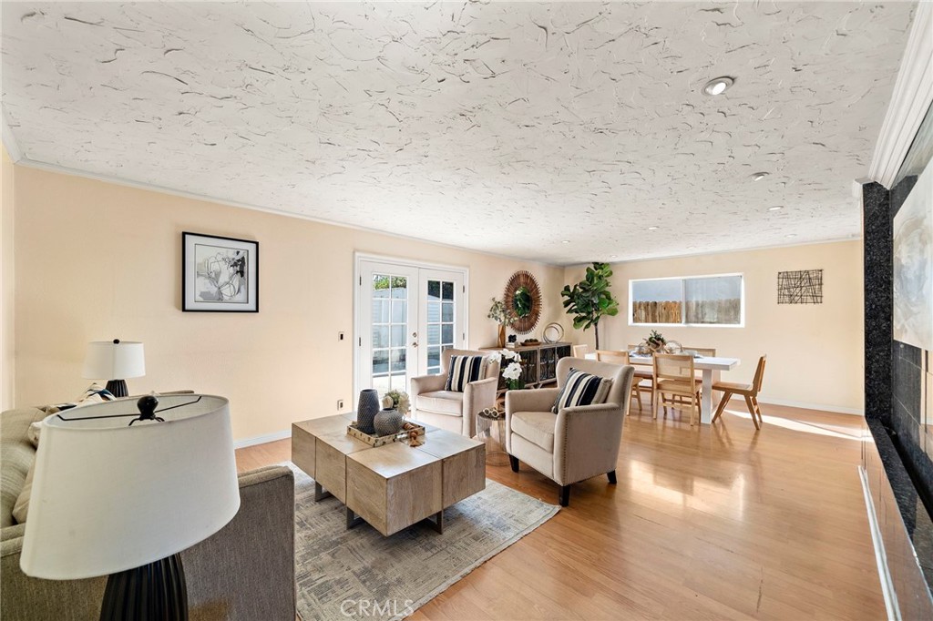 textured ceilings - 8142 Blaylock Drive, Huntington Beach CA 92647 - photo 4