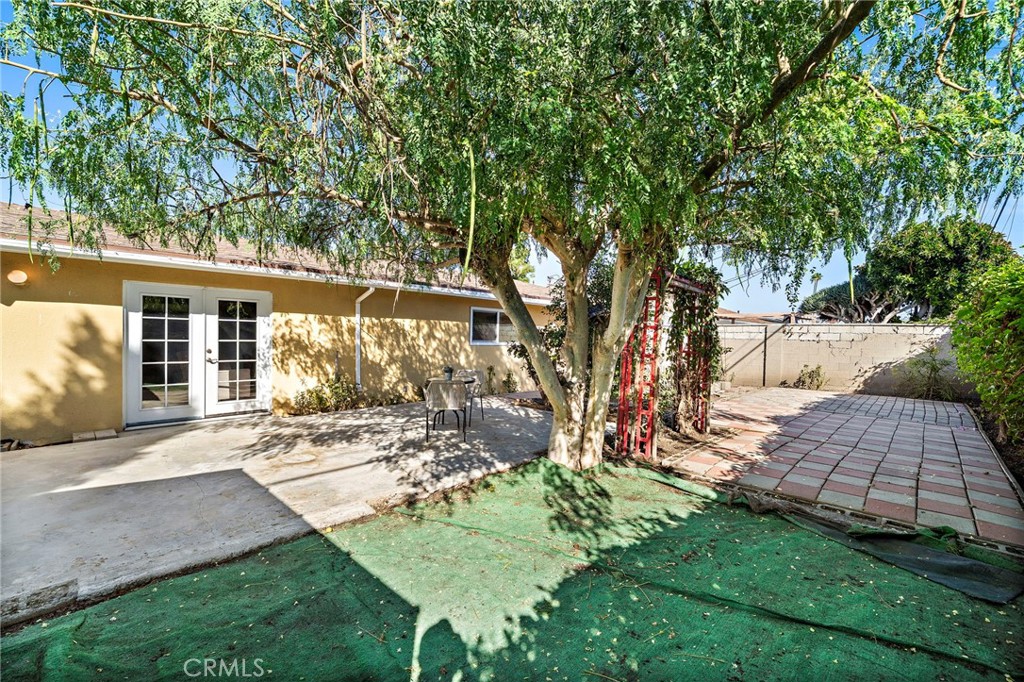 large backyard - 8142 Blaylock Drive, Huntington Beach CA 92647 - photo 28