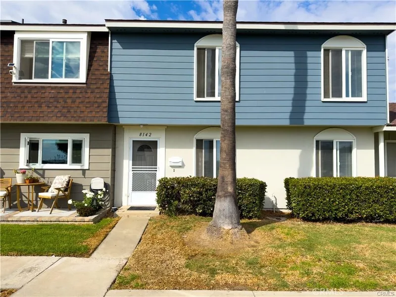 8142 Foxhall, Huntington Beach, CA 92646