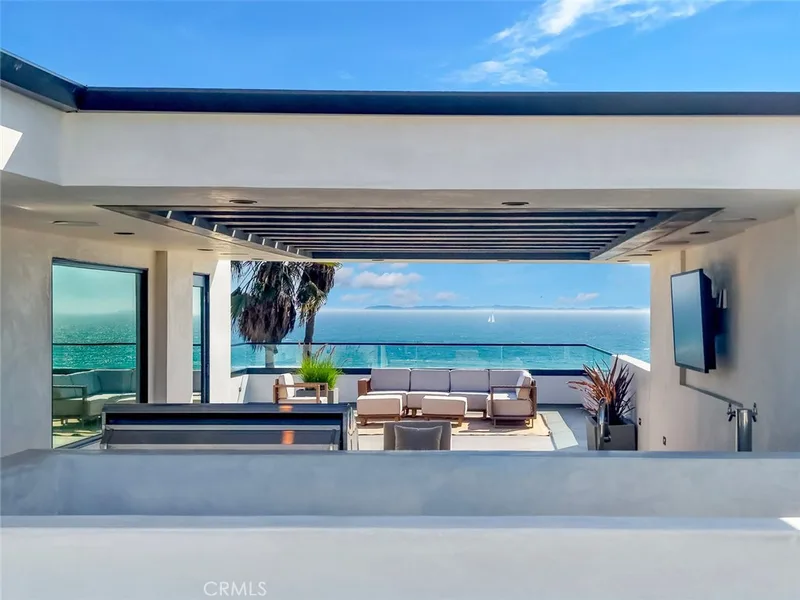 816 Pacific Coast Highway, Huntington Beach