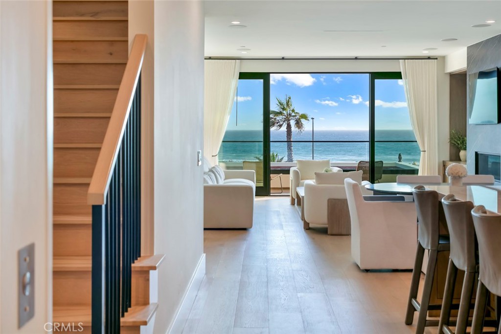816 Pacific Coast Highway, Huntington Beach CA 92648 - photo 9
