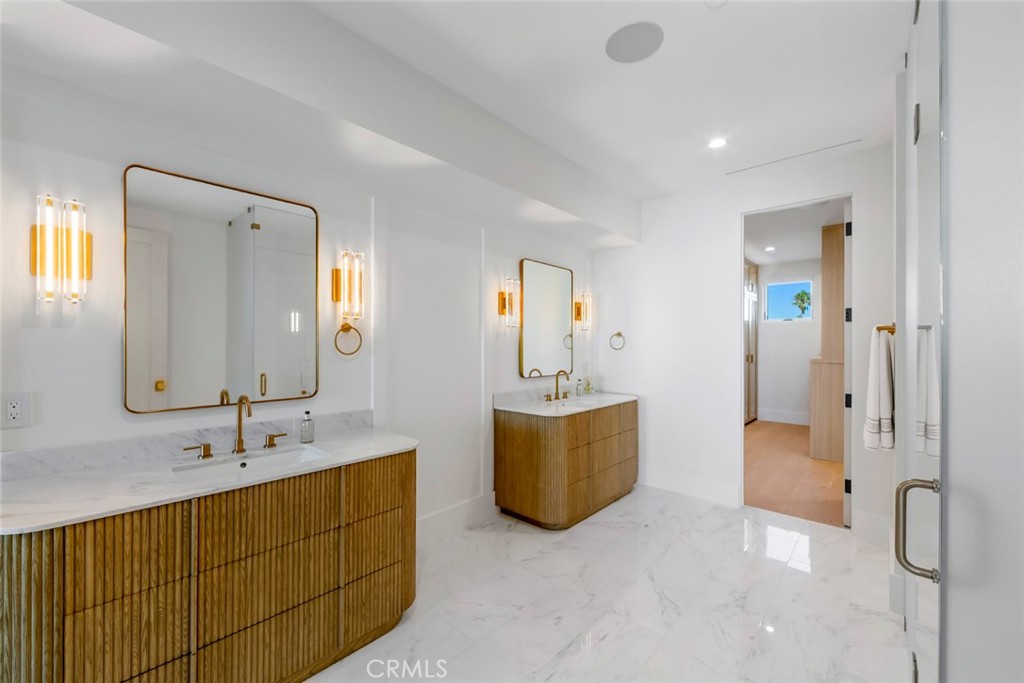 816 Pacific Coast Highway, Huntington Beach CA 92648 - photo 21