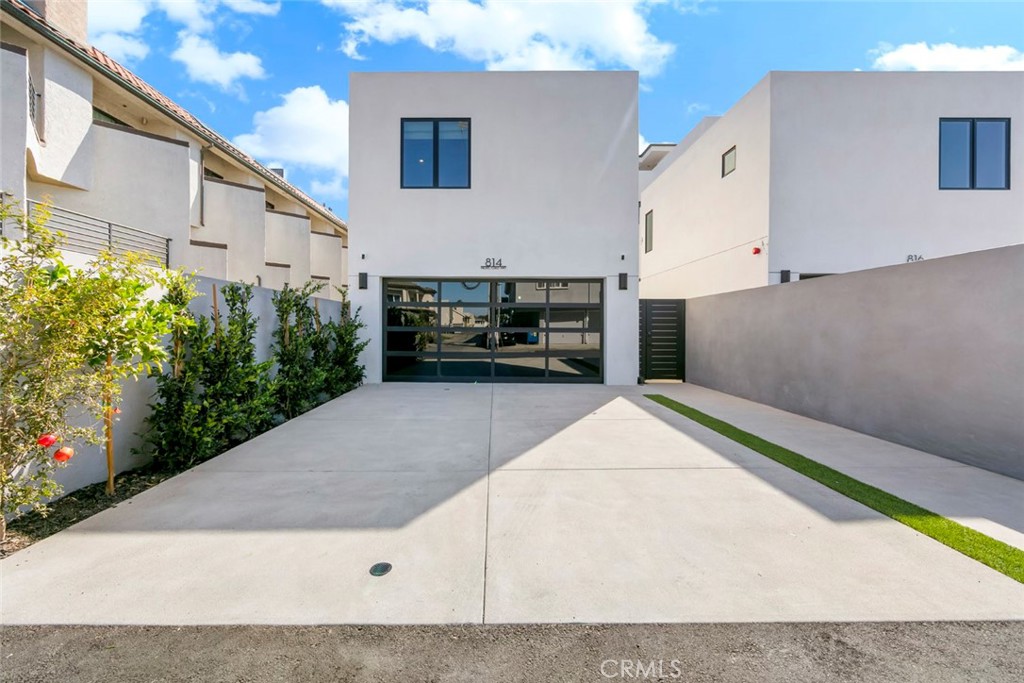 816 Pacific Coast Highway, Huntington Beach CA 92648 - photo 32