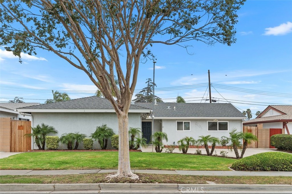 8161 Valencia, Huntington Beach CA 92647 - photo 2