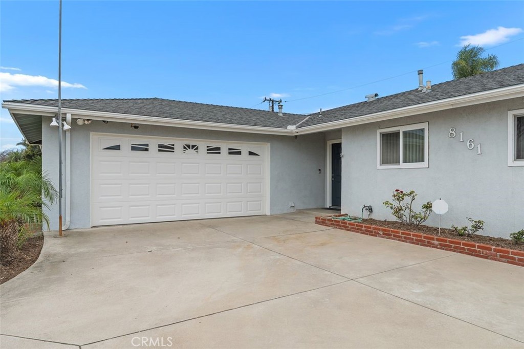 8161 Valencia, Huntington Beach CA 92647 - photo 4