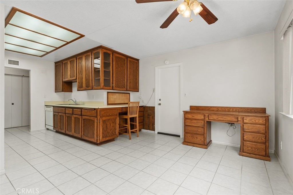 8161 Valencia, Huntington Beach CA 92647 - photo 7