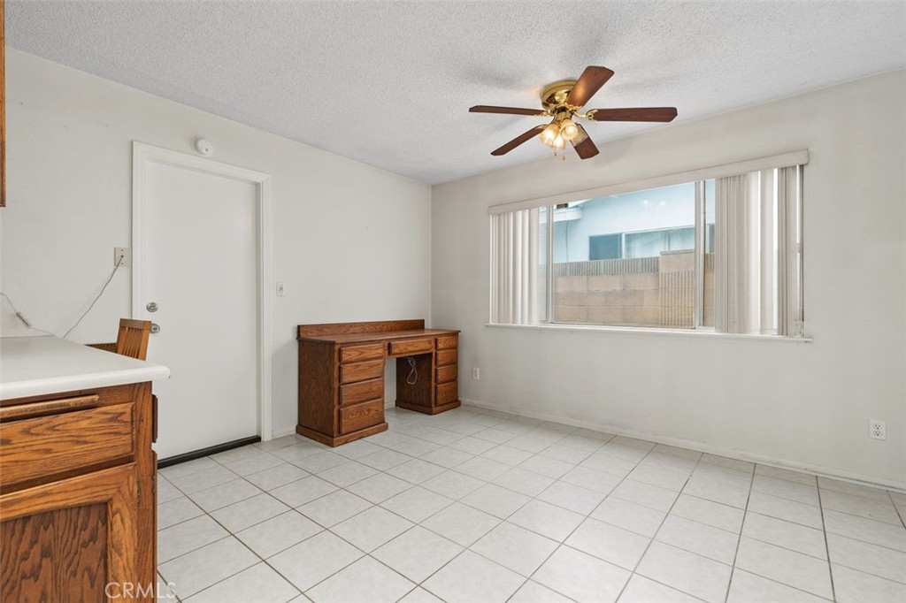 8161 Valencia, Huntington Beach CA 92647 - photo 9