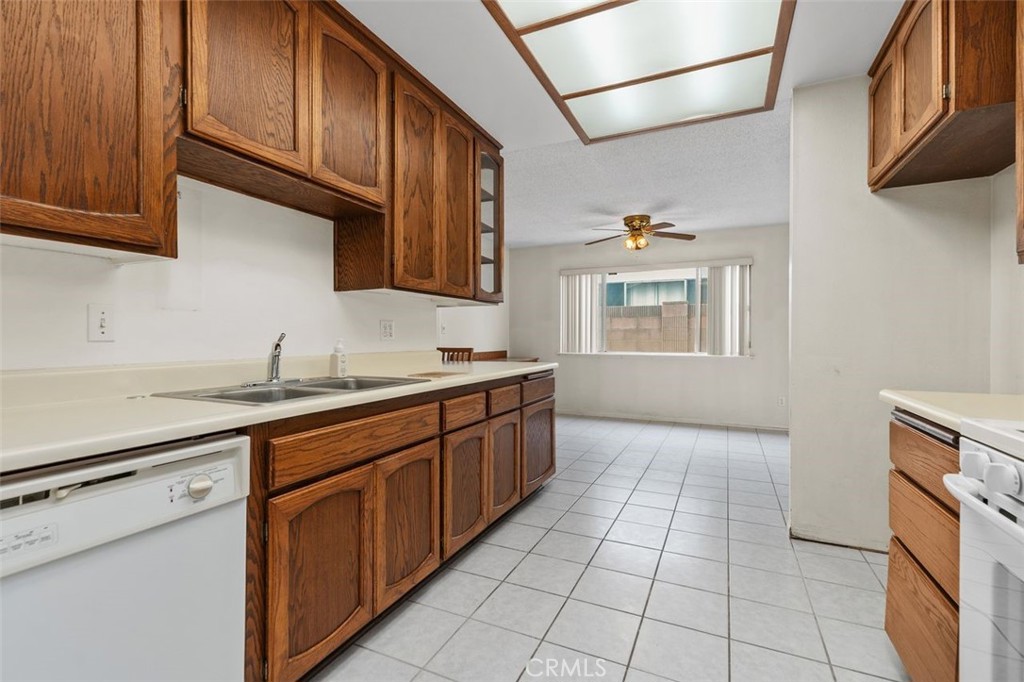 8161 Valencia, Huntington Beach CA 92647 - photo 11