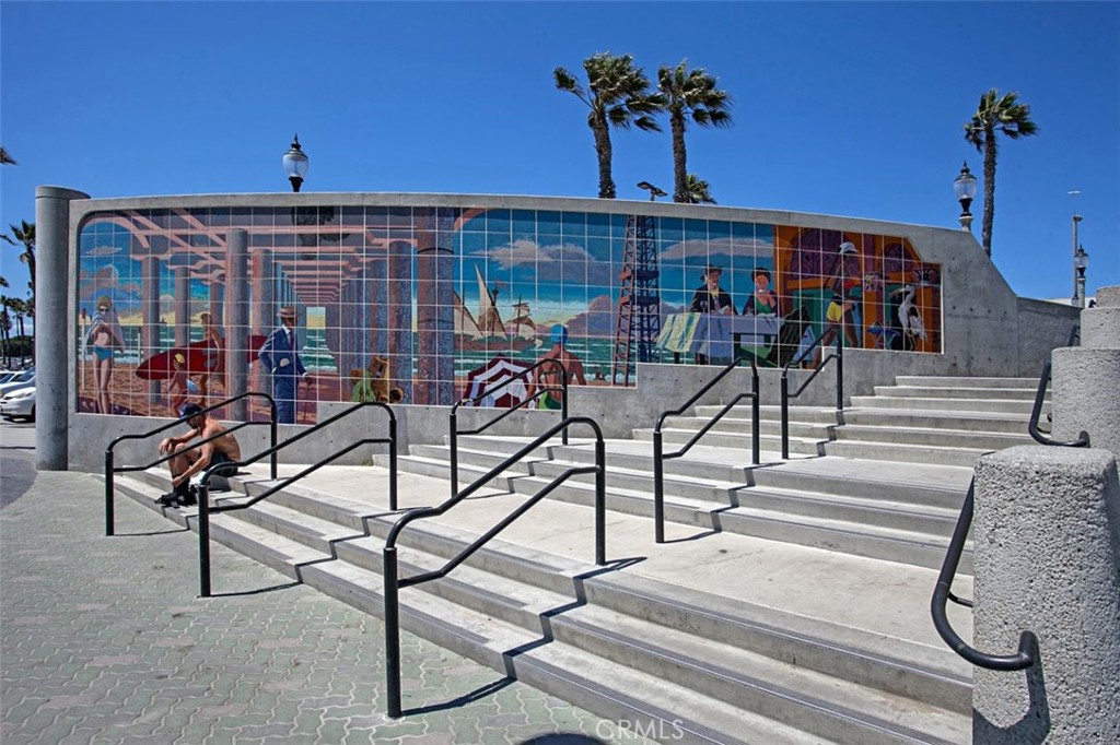 8161 Valencia, Huntington Beach CA 92647 - photo 21