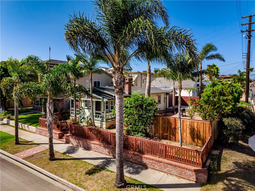 817 Delaware, Huntington Beach CA 92648 - photo 2