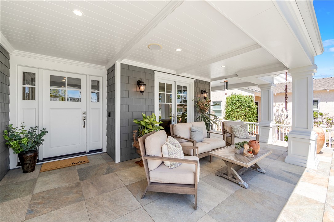 Front covered patio - 817 Main Street, Huntington Beach CA 92648 - photo 17