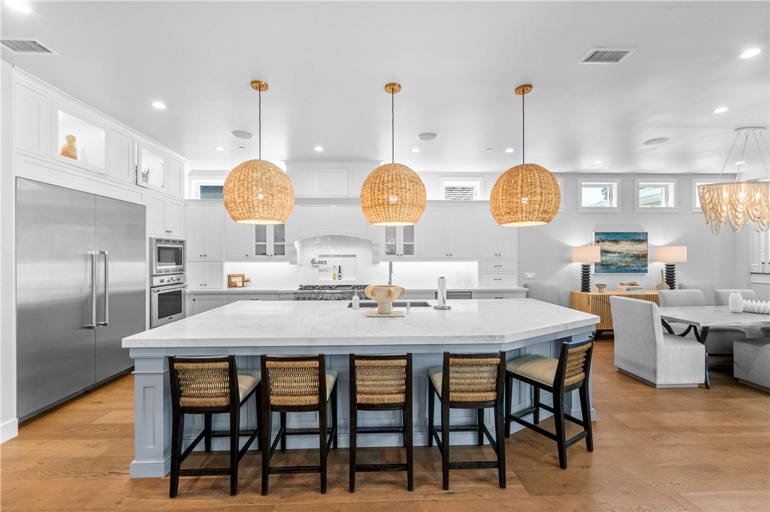 Island with seating for 5 - 817 Main Street, Huntington Beach CA 92648 - photo 18