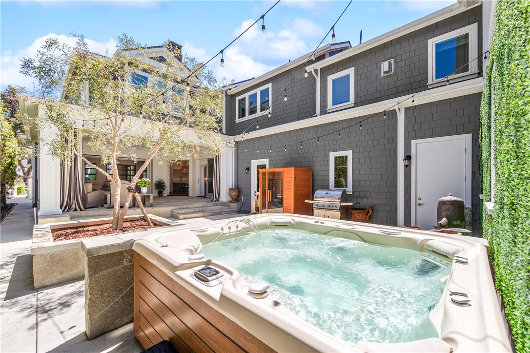 Back yard with spa - 817 Main Street, Huntington Beach CA 92648 - photo 34