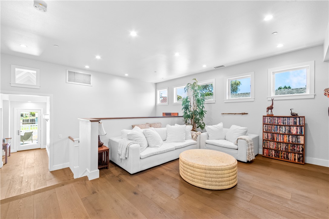 Loft - 817 Main Street, Huntington Beach CA 92648 - photo 43