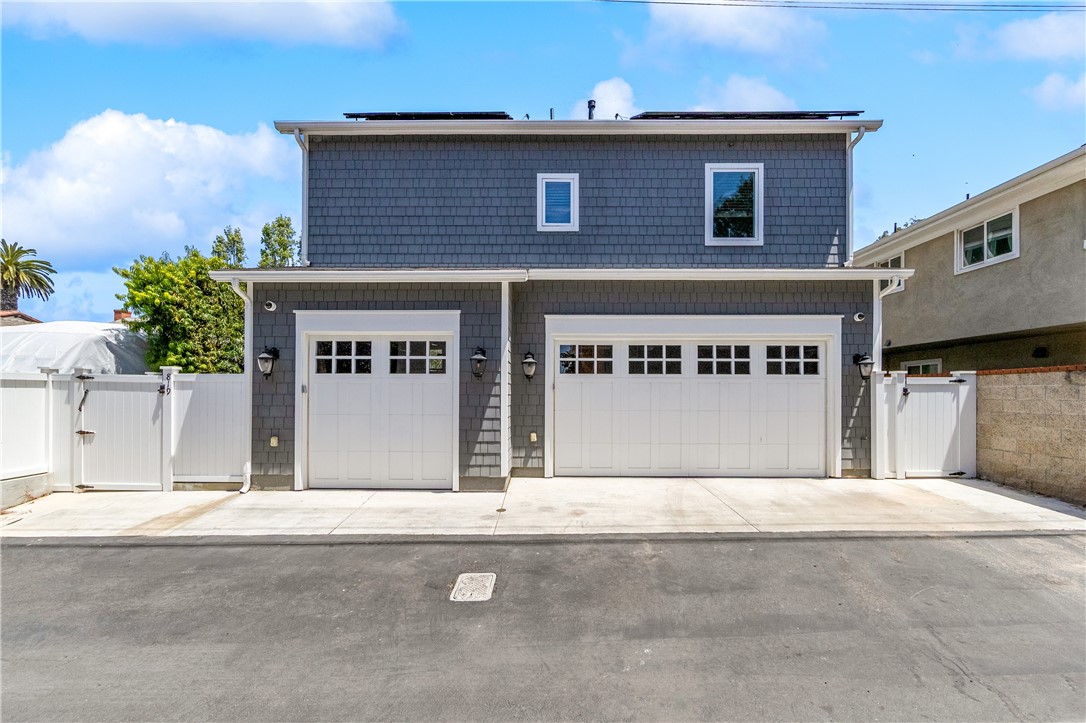 4 Car garage - 817 Main Street, Huntington Beach CA 92648 - photo 52