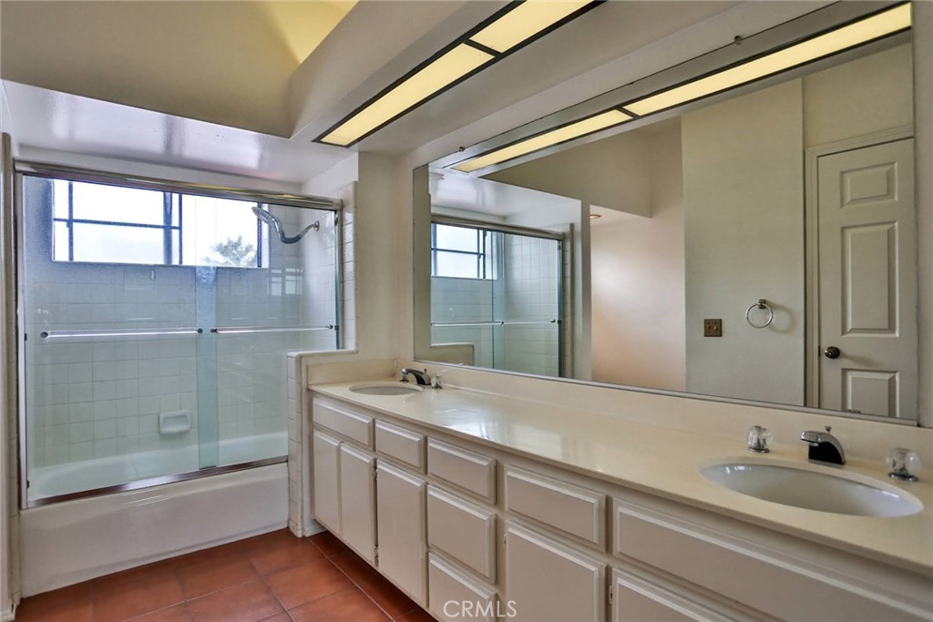 8191 Sandcove Circle 102, Huntington Beach CA 92646 - photo 4