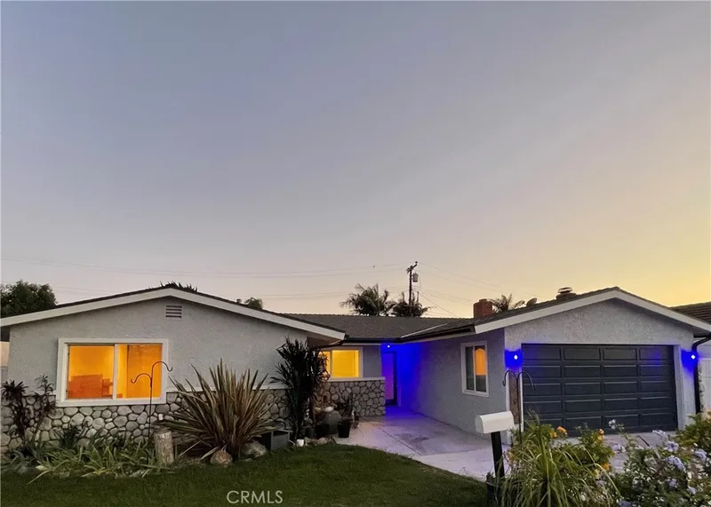 8202 Mary Circle, Huntington Beach, CA 92646