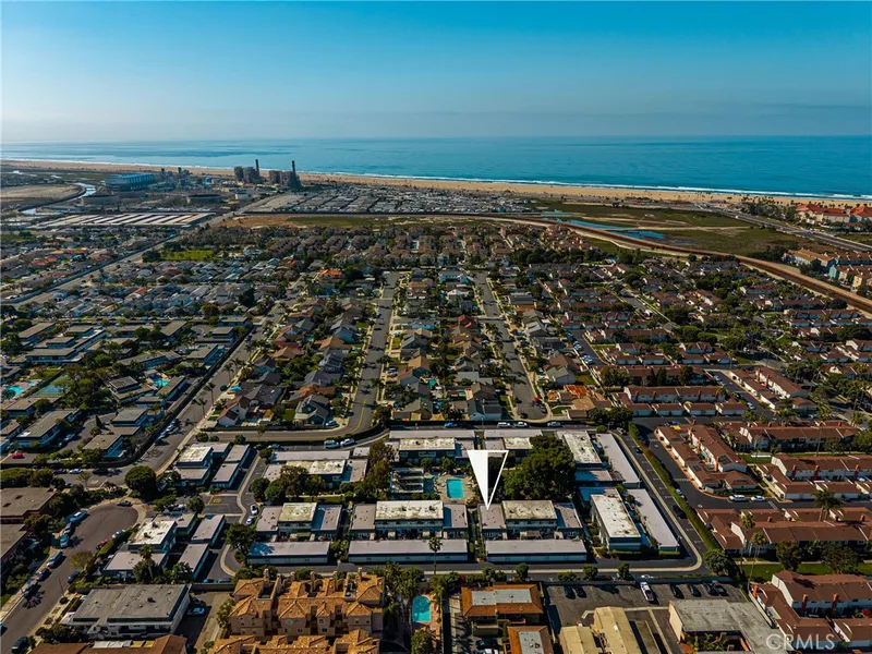 8282 Artista Drive, Huntington Beach, CA 92646