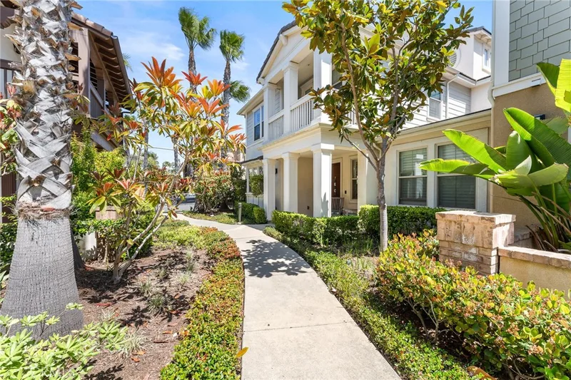 8284 Kendall Drive, Huntington Beach, CA 92646