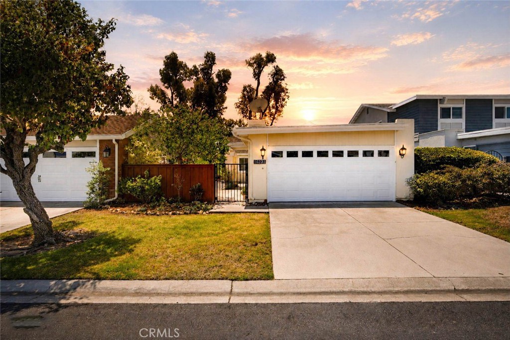 8332 Padrino, Huntington Beach CA 92646 - photo 1