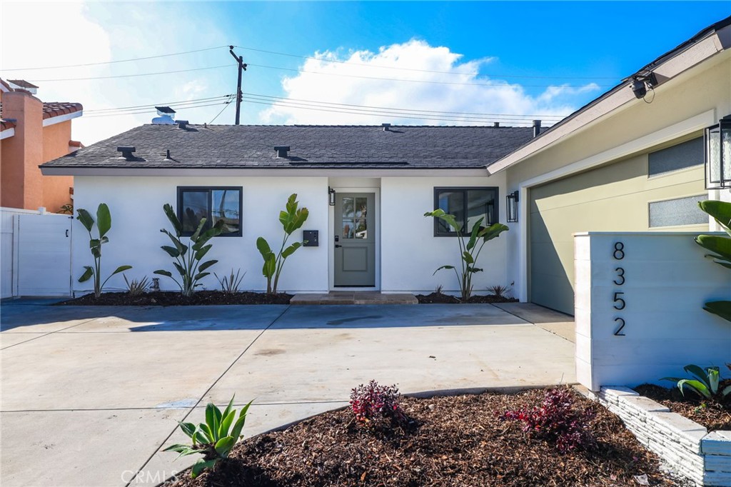 8352 Friesland, Huntington Beach CA 92647 - photo 3