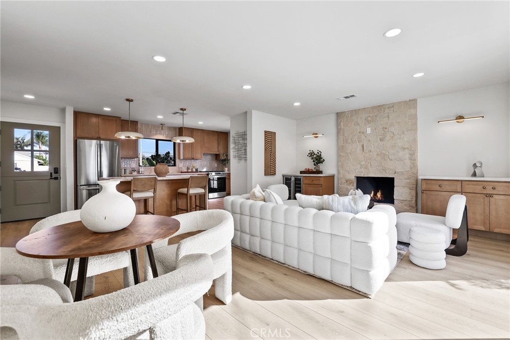 8352 Friesland, Huntington Beach CA 92647 - photo 4