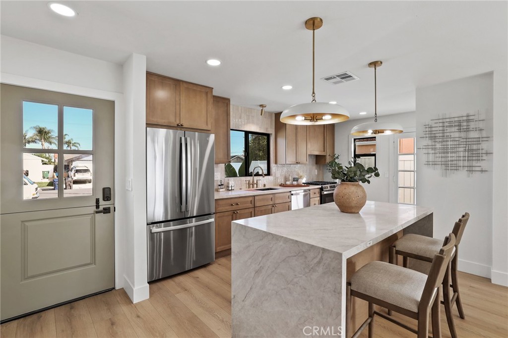 8352 Friesland, Huntington Beach CA 92647 - photo 7
