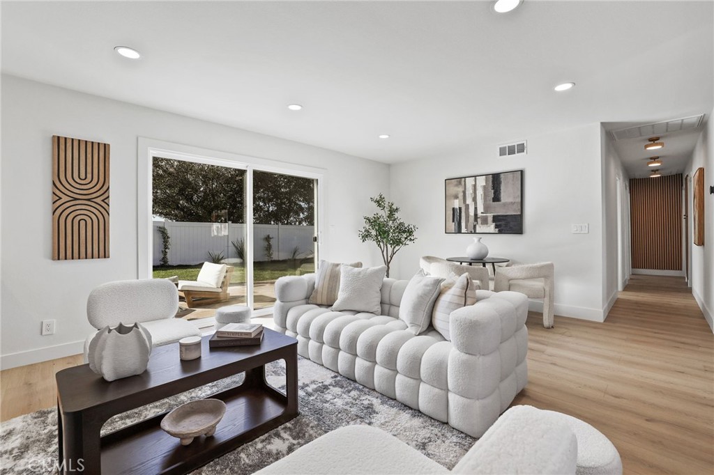 8352 Friesland, Huntington Beach CA 92647 - photo 11