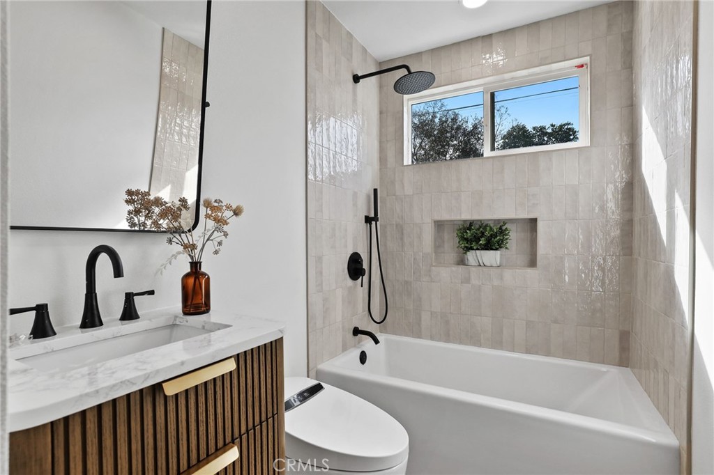 8352 Friesland, Huntington Beach CA 92647 - photo 19
