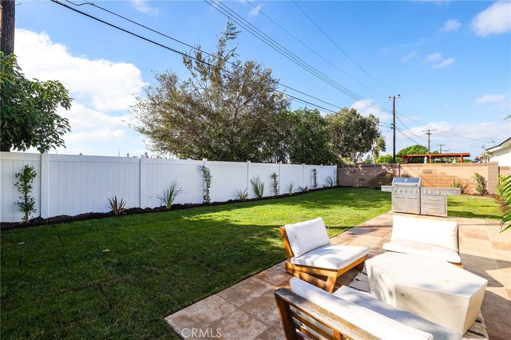8352 Friesland, Huntington Beach CA 92647 - photo 22
