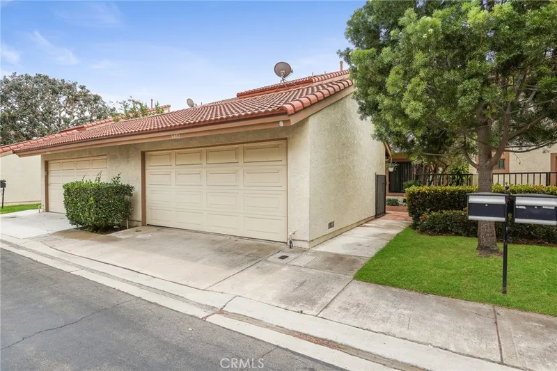 8402 Sunbeam Cir, Huntington Beach